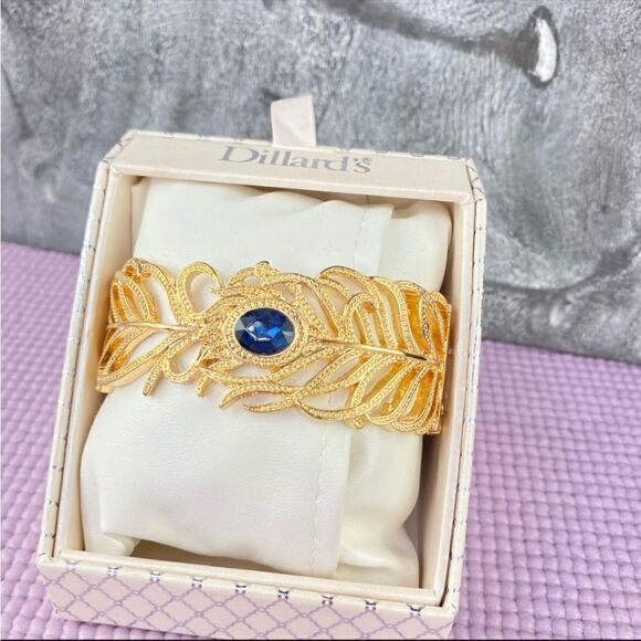 Dillards Vintage Inspired Gold Tone Cuff Bracelet Blue Stone NWT - Picture 6 of 10